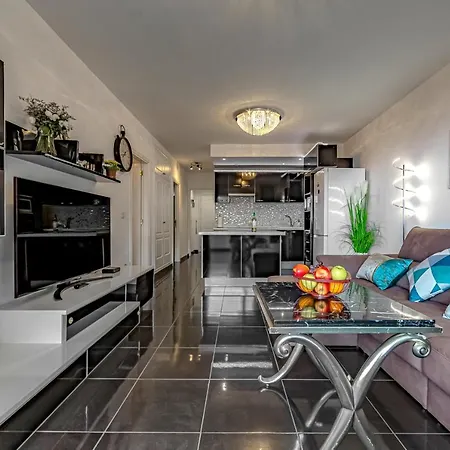 Luxury 2bedroom Sea View アデヘ